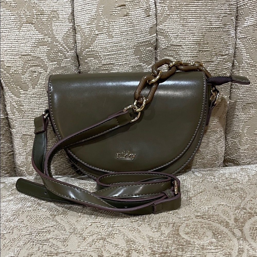 NIKKY Olive Crossbody Bag with Plastic Chain Strap Pink Polka Dot Inside